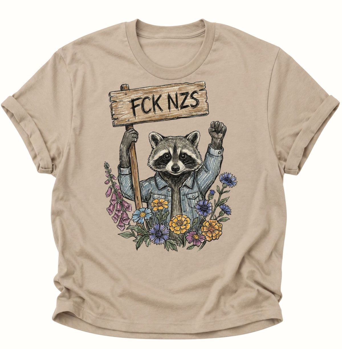 Anti Nazi Waschbär Unisex T-Shirt Sand - PINE & RIVER