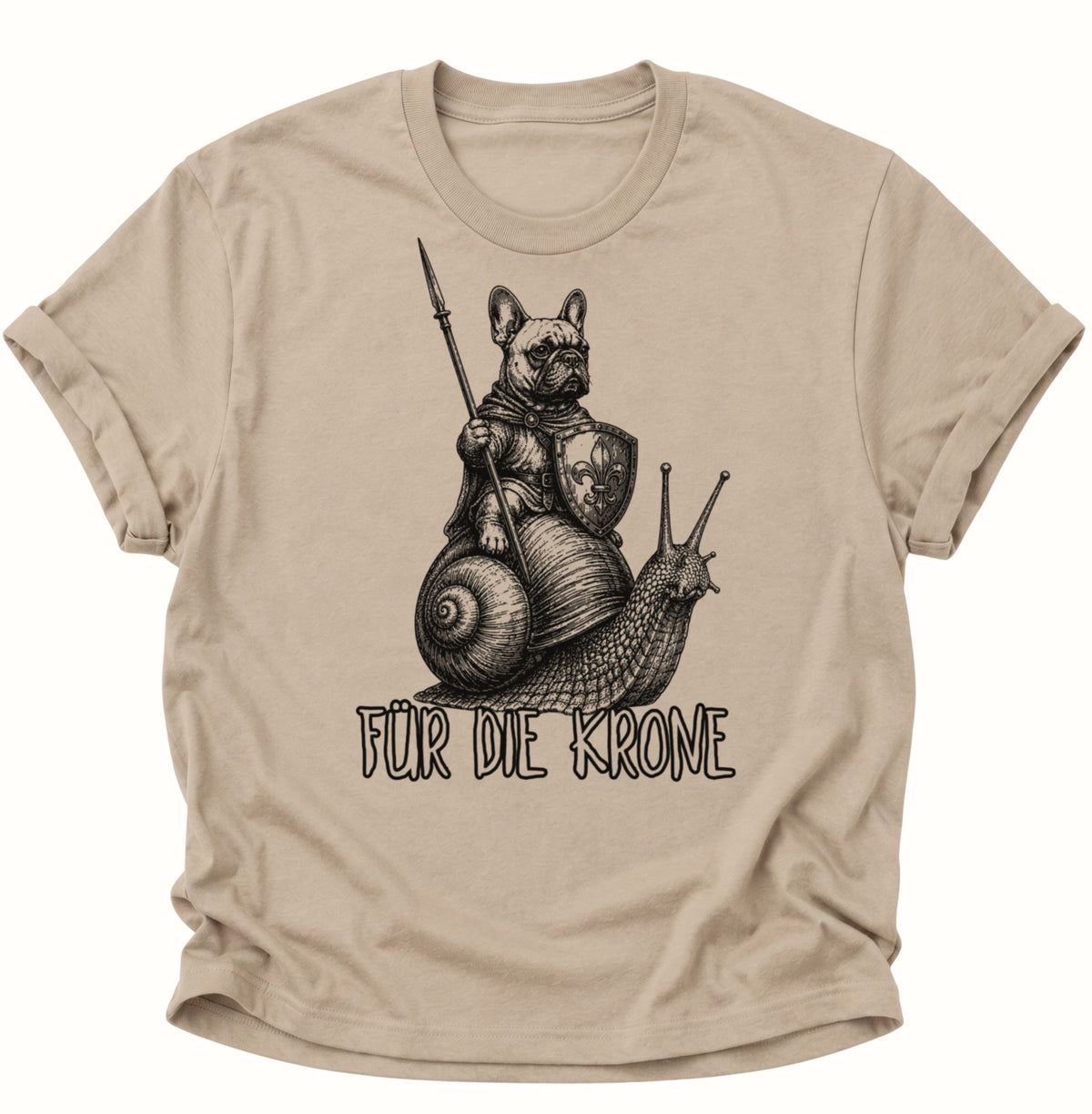 Bulldoggenritter auf Schnecke Unisex T-Shirt Sand - PINE & RIVER
