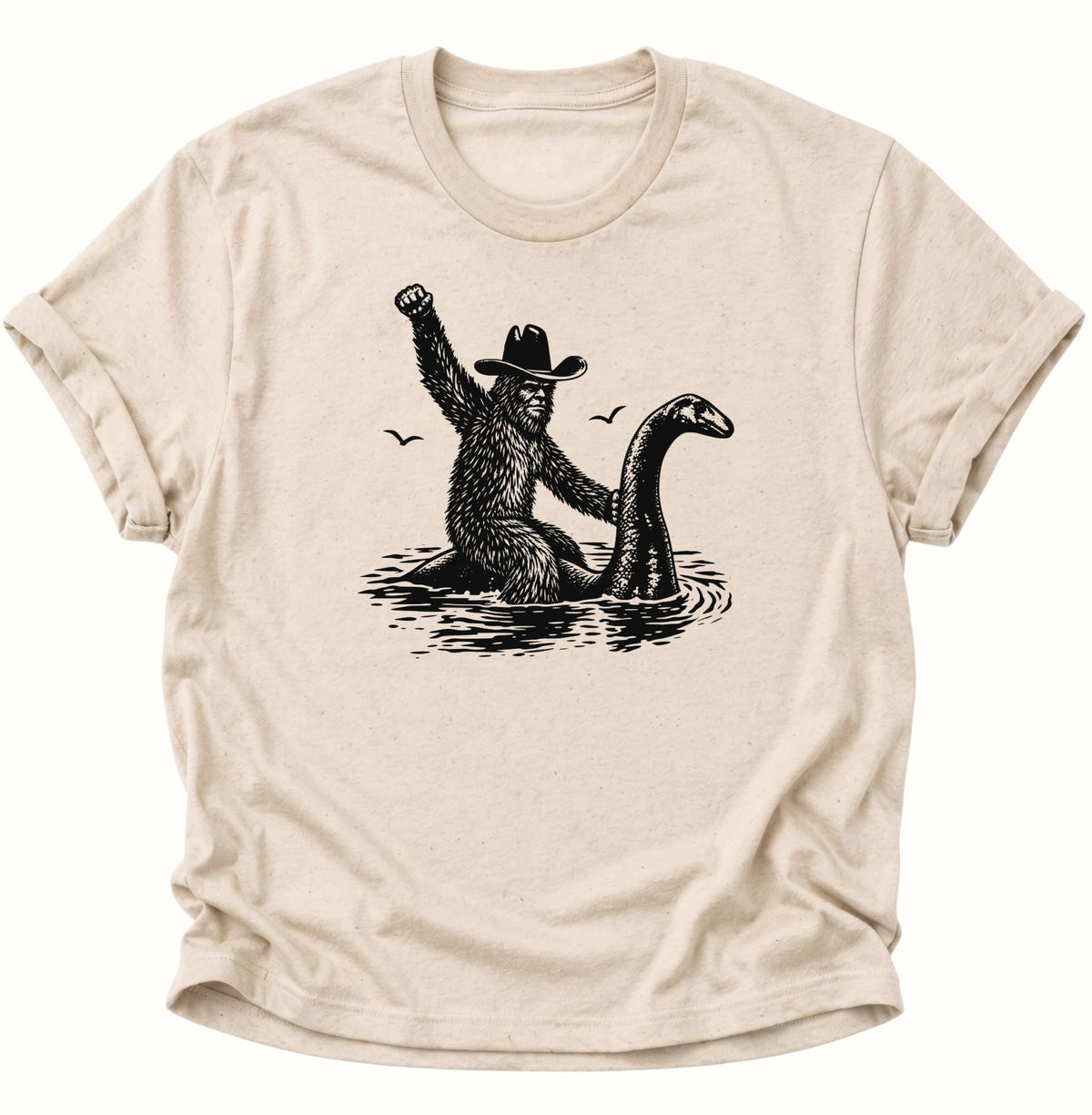 Bigfoot reitet Nessie Unisex T-Shirt Nature - PINE & RIVER