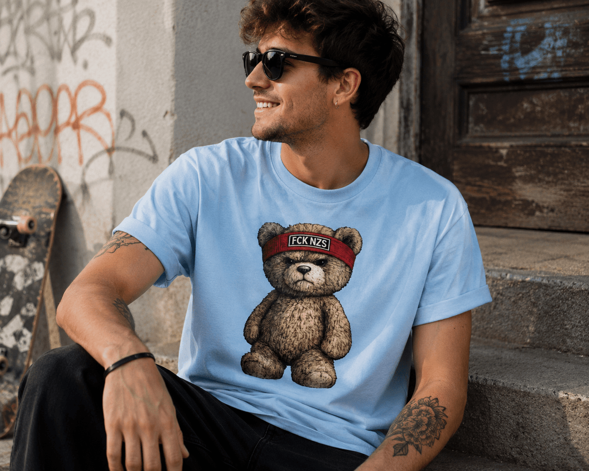 Grimmiger Teddybär gegen rechts Unisex T-Shirt Light Pink - PINE & RIVER