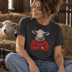 Schaf im Wollpullover Unisex T-Shirt Dark Heather - PINE & RIVER