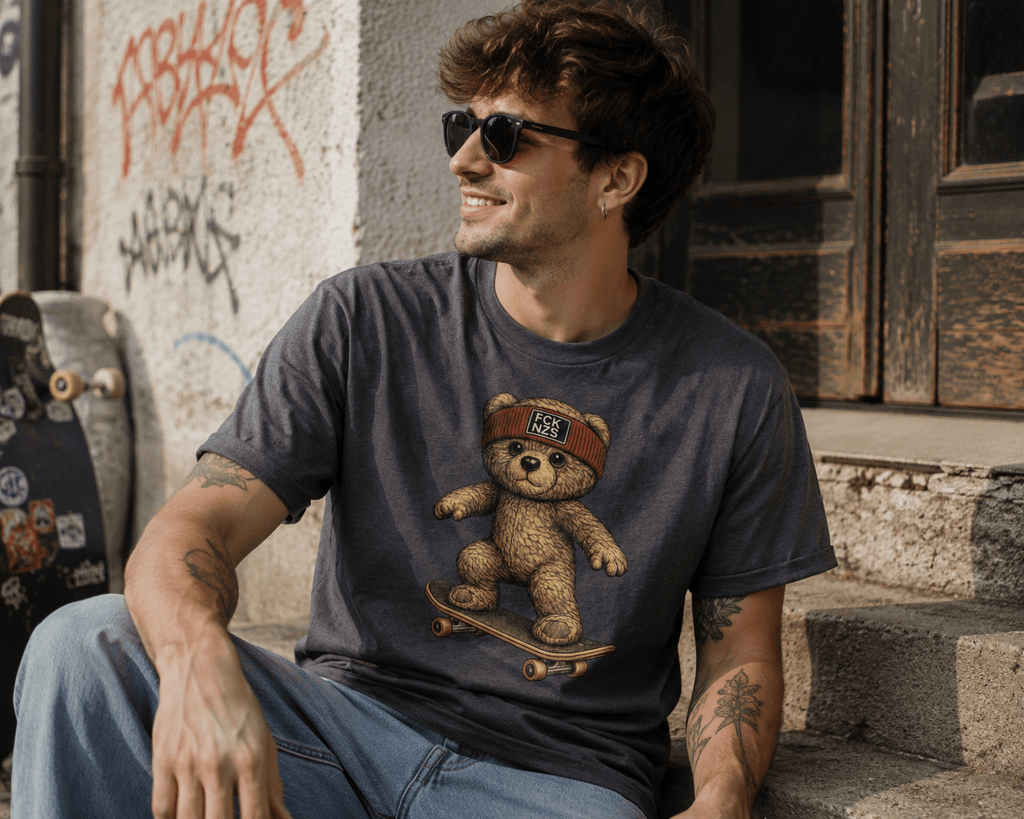 Teddy Skater gegen rechts Unisex T-Shirt Carolina Blue - PINE & RIVER