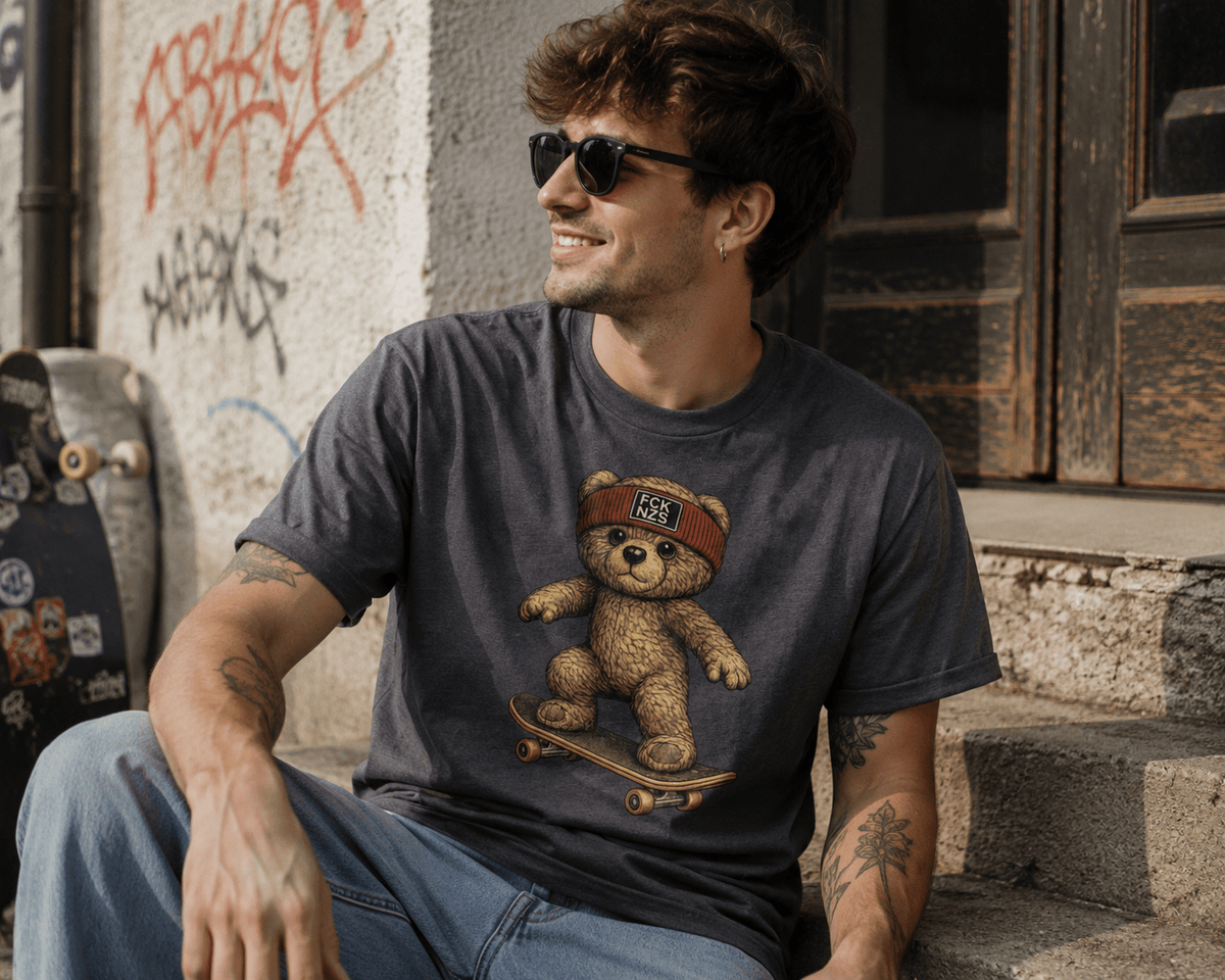 Teddy Skater gegen rechts Unisex T-Shirt Carolina Blue - PINE & RIVER